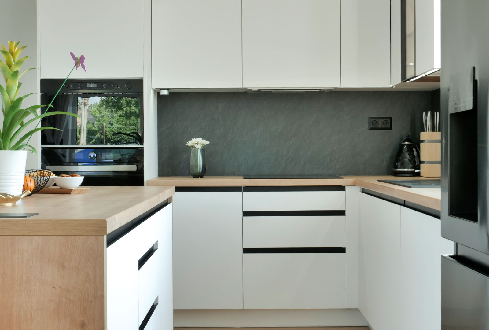 Kuchyna_Biela_Matt_Dub_Arlington_Bridlica_Scivaro_(4)